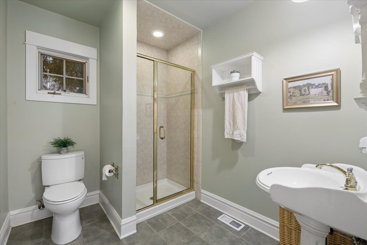 815 N Marion Street Property Photo 11