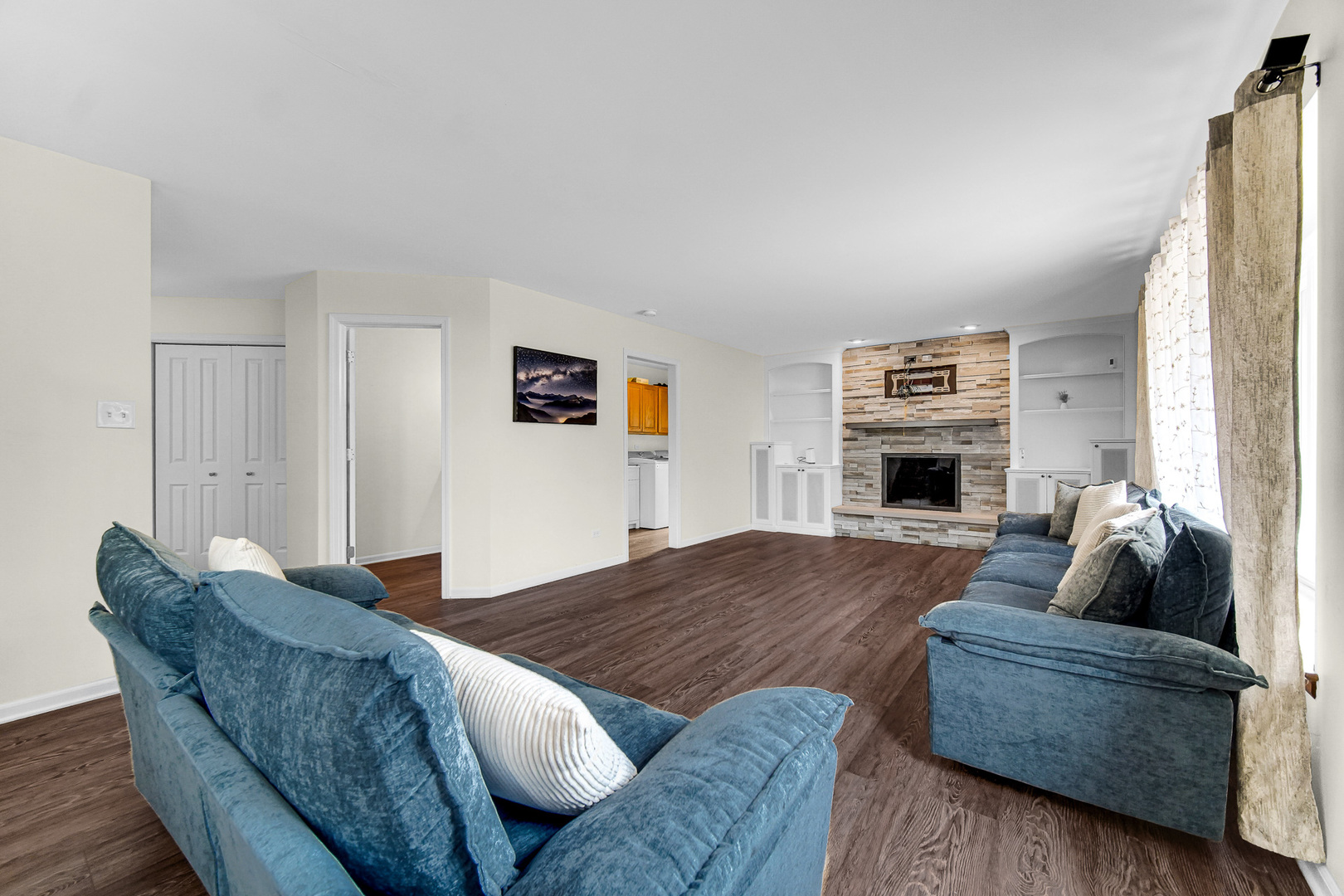 21147 Hunter Woods Drive Property Photo 6