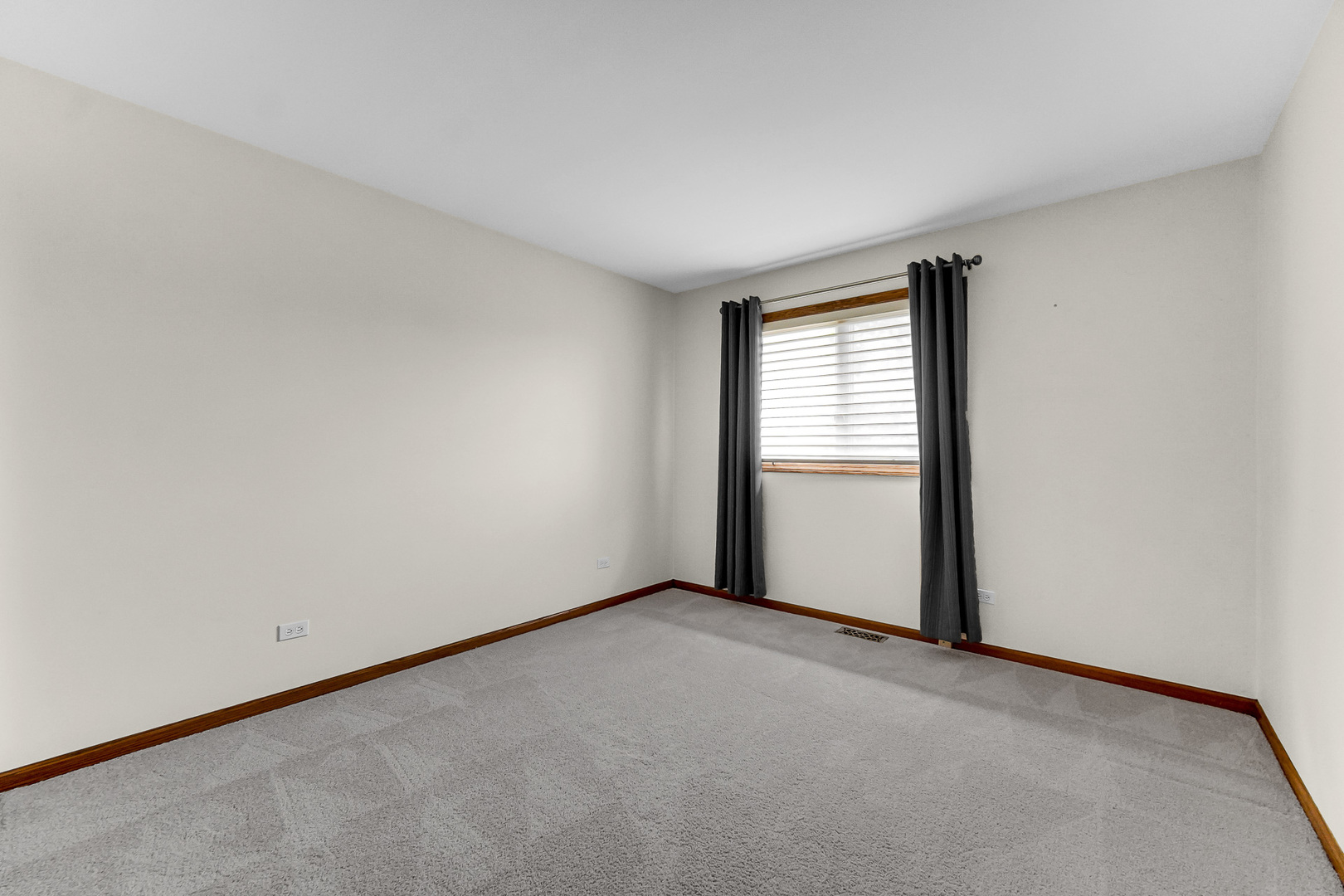 21147 Hunter Woods Drive Property Photo 13