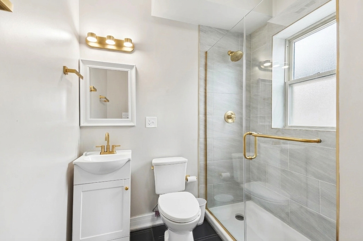 6835 S Clyde Avenue Property Photo 23