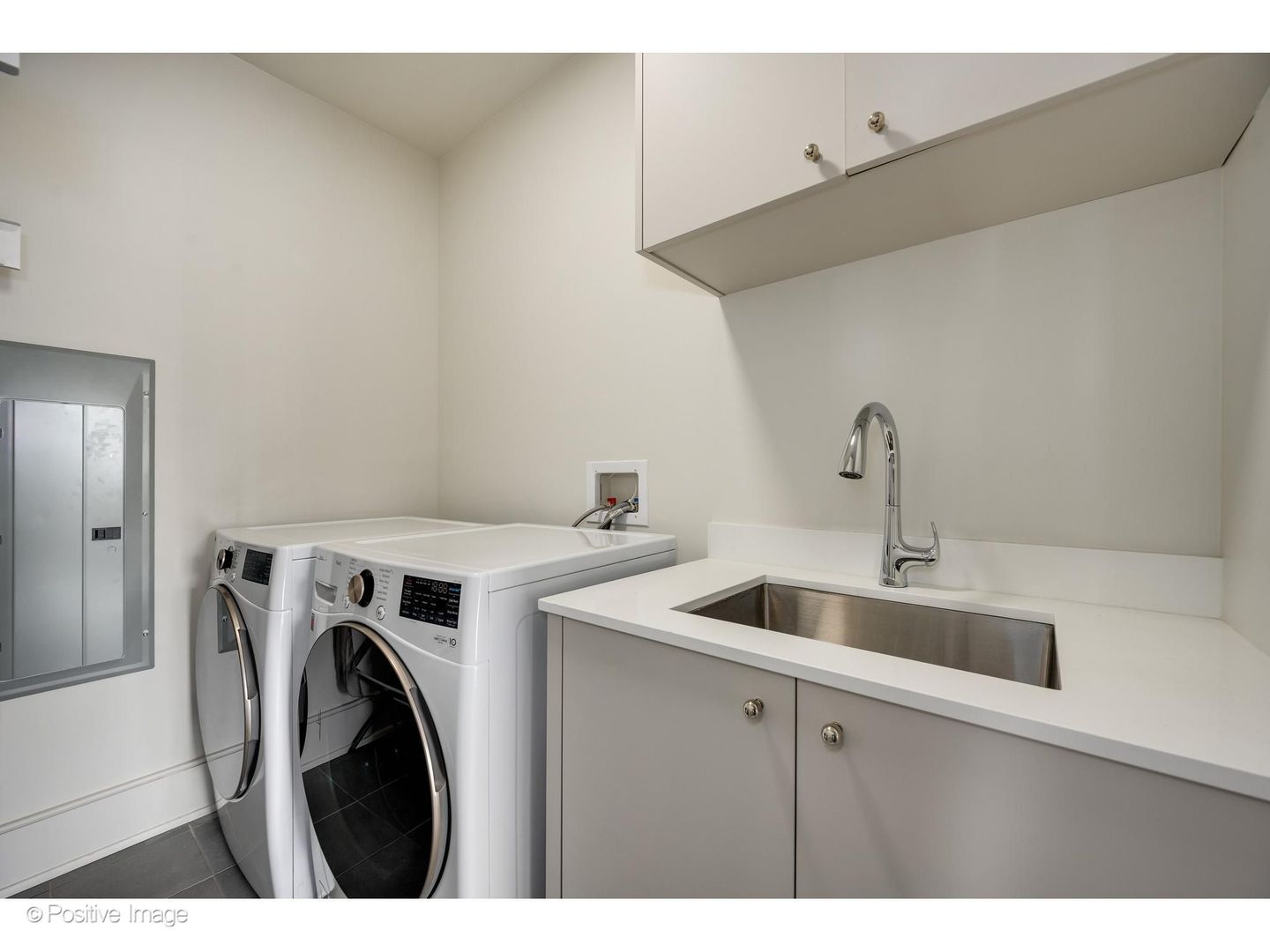 21 N May Street 1103 Property Photo 34