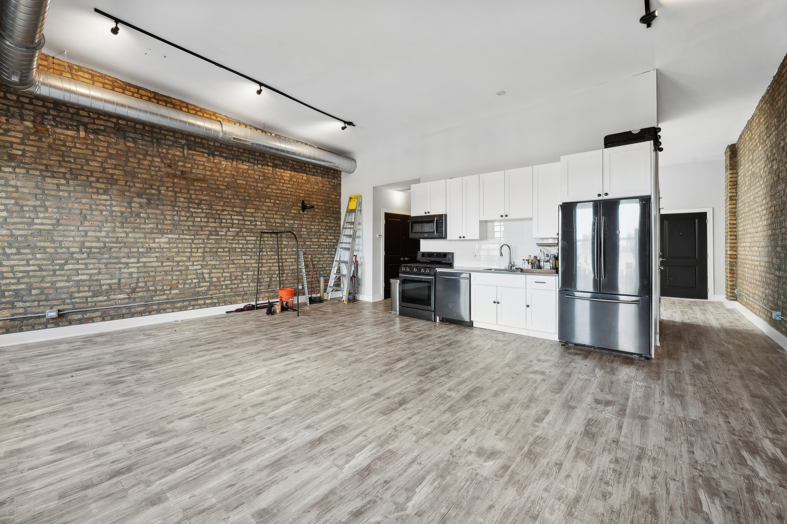 1572 N Milwaukee Avenue F Property Photo 9