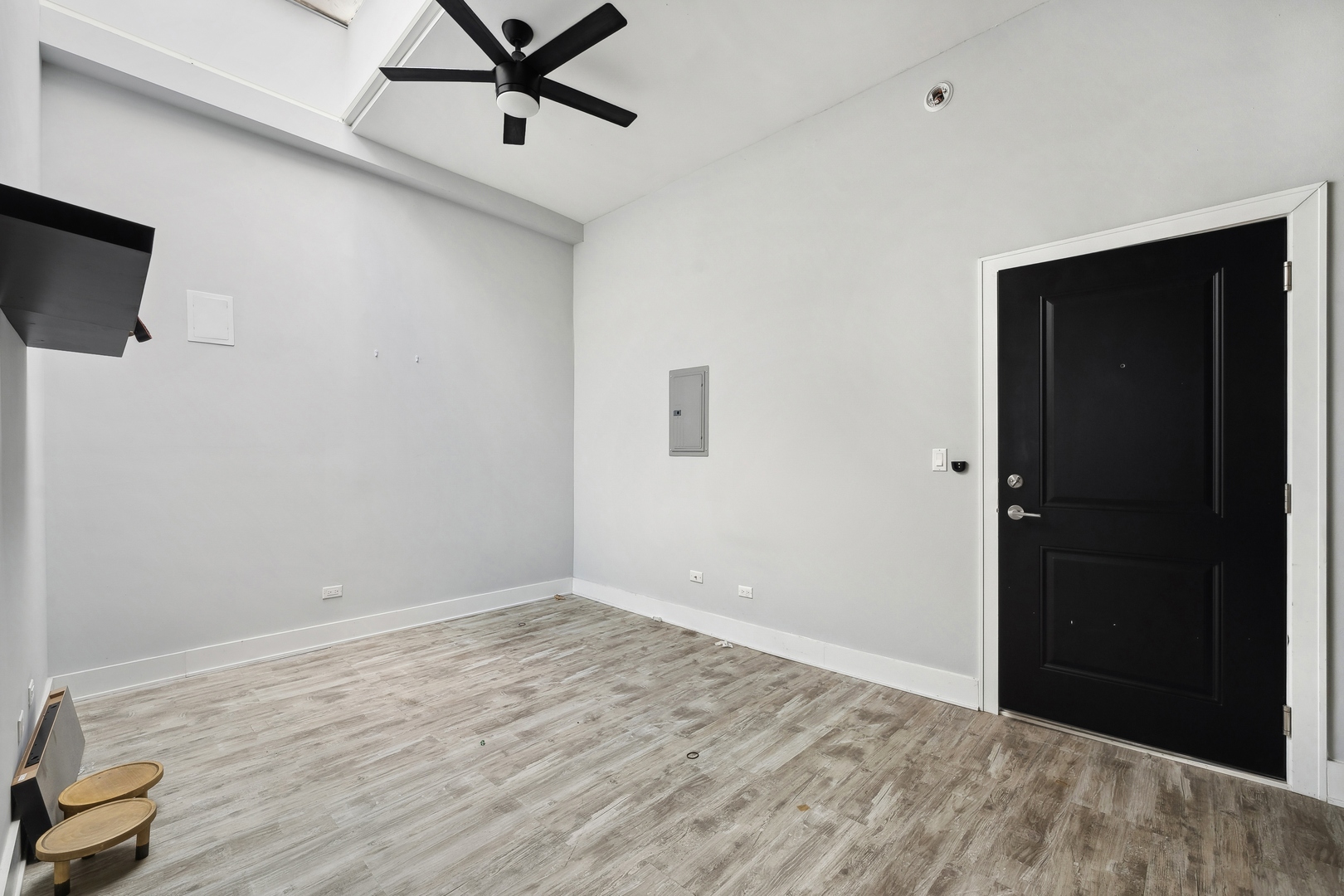 1572 N Milwaukee Avenue F Property Photo 10