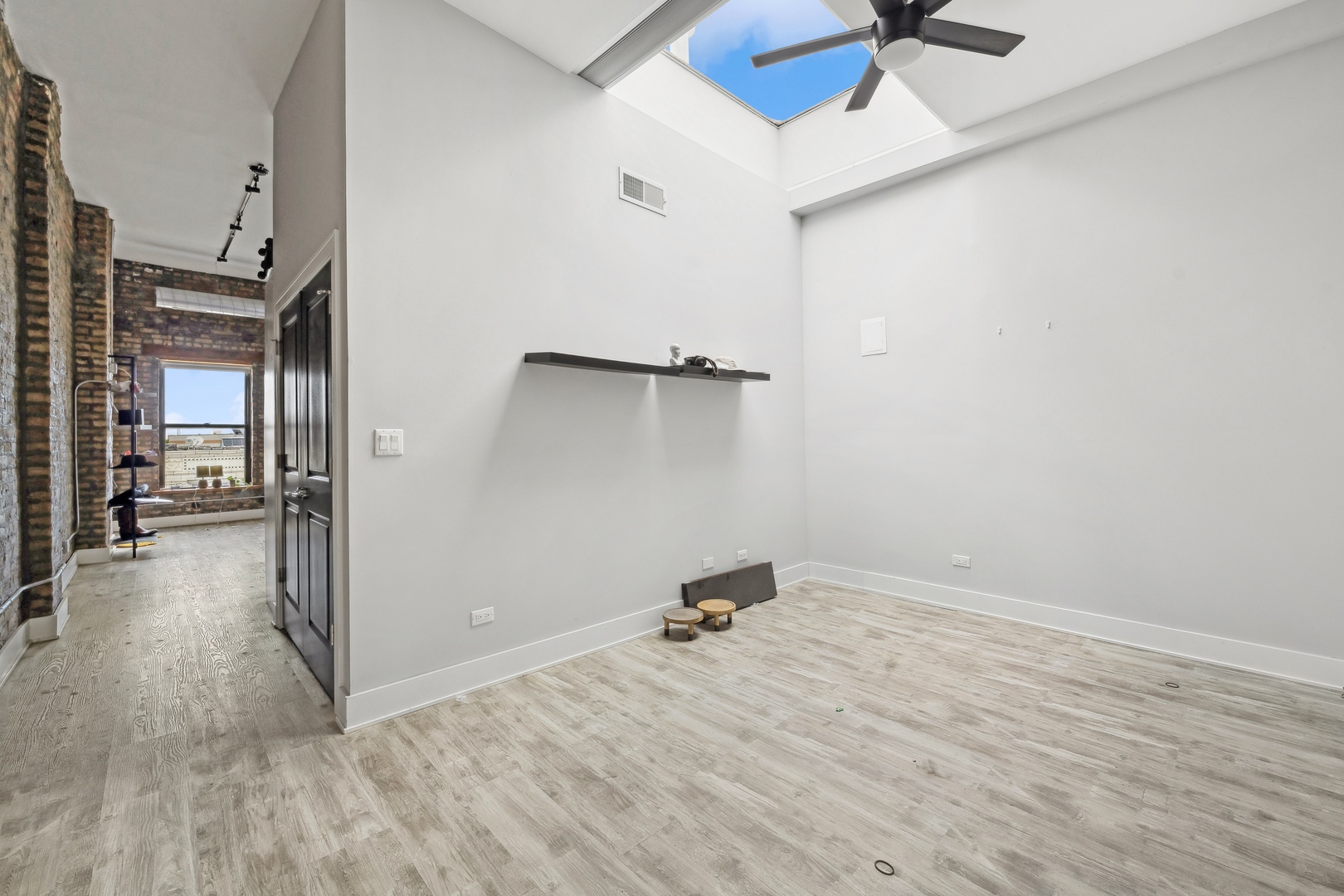 1572 N Milwaukee Avenue F Property Photo 11