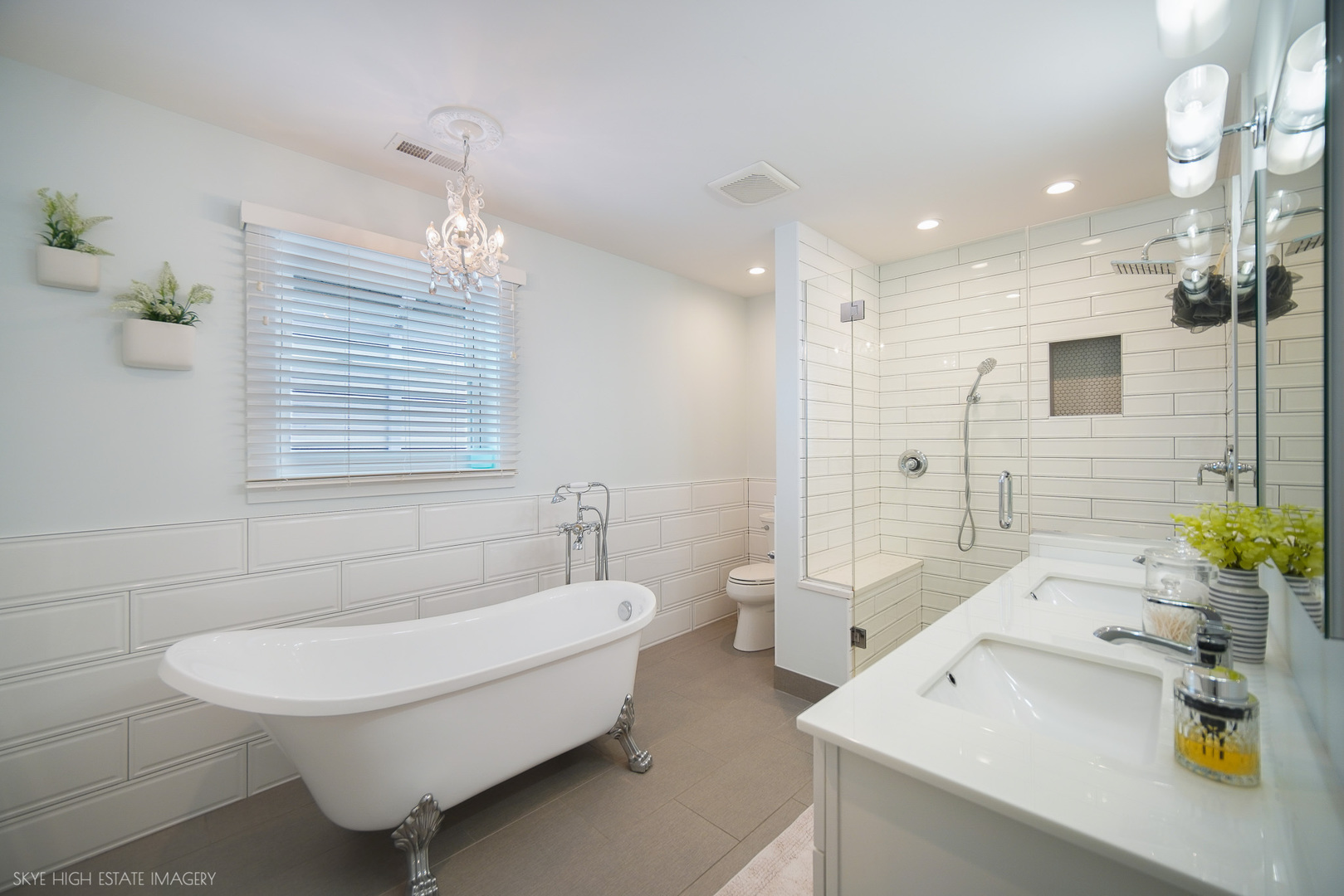 7720 W Chase Avenue Property Photo 10