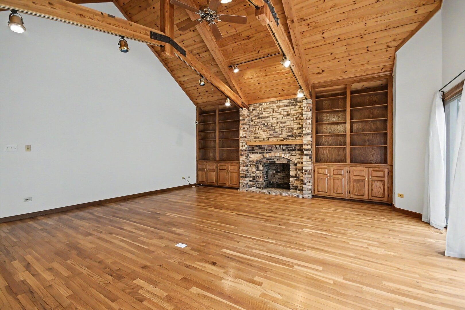 7221 Webster Street Property Photo 13