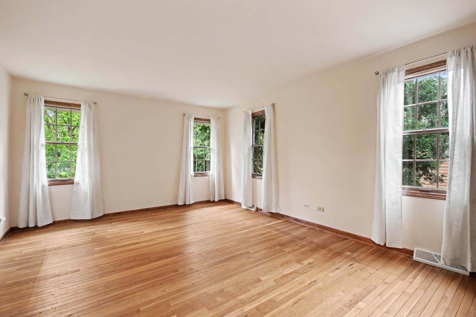 7221 Webster Street Property Photo 26
