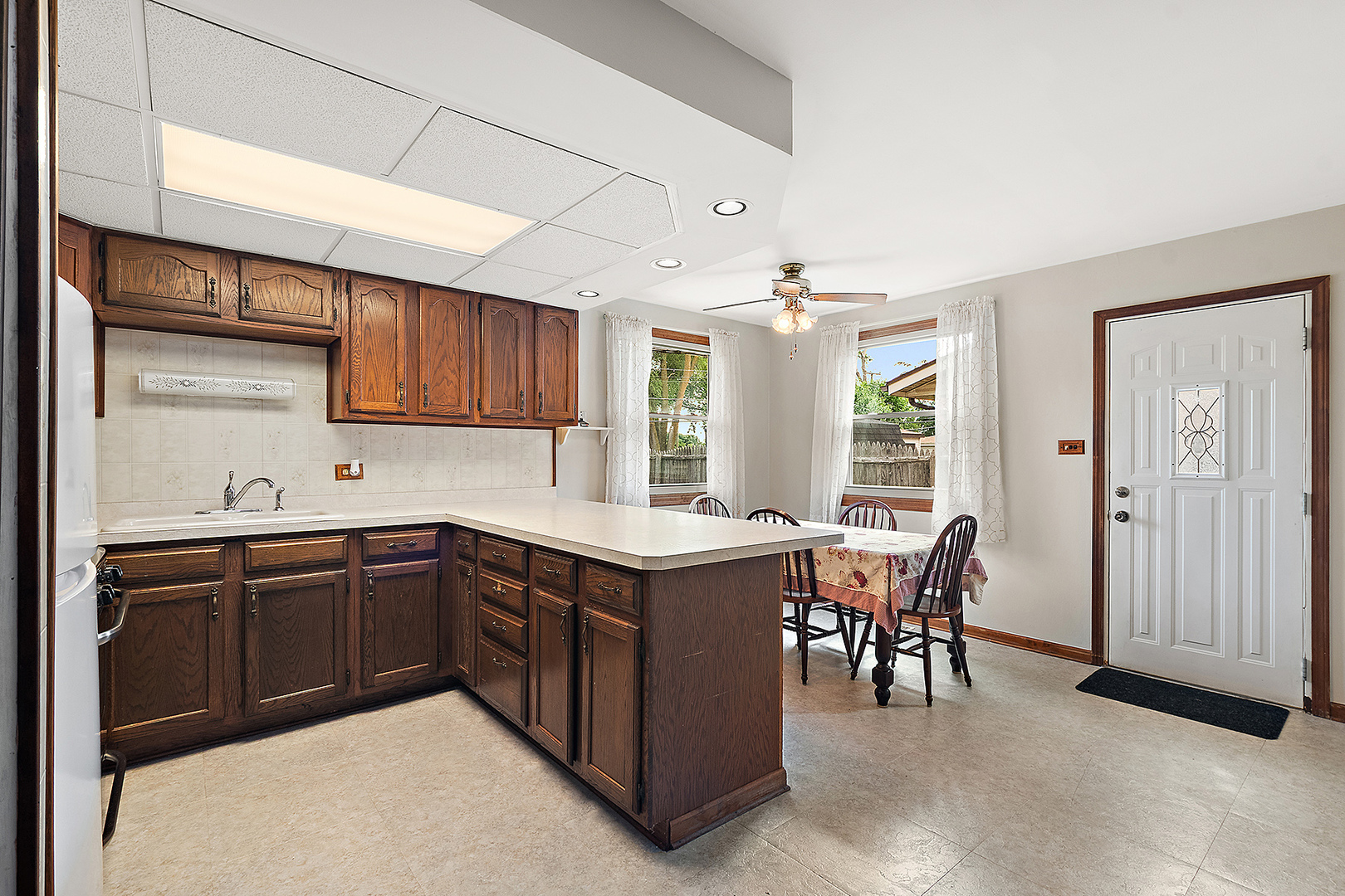 5547 Fairway Drive Property Photo 8