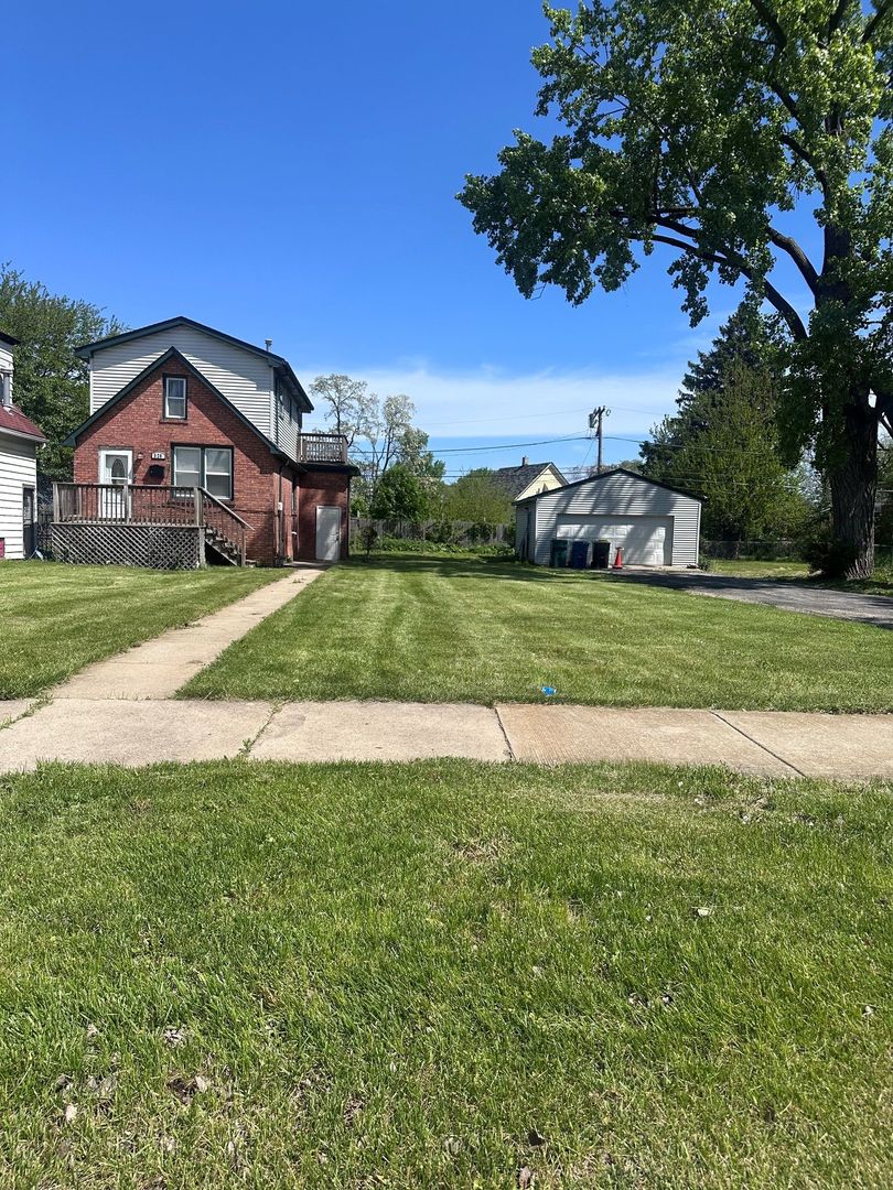 526 E 154th Place Property Photo 2