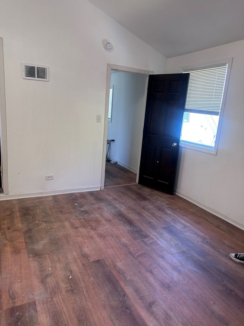 526 E 154th Place Property Photo 12