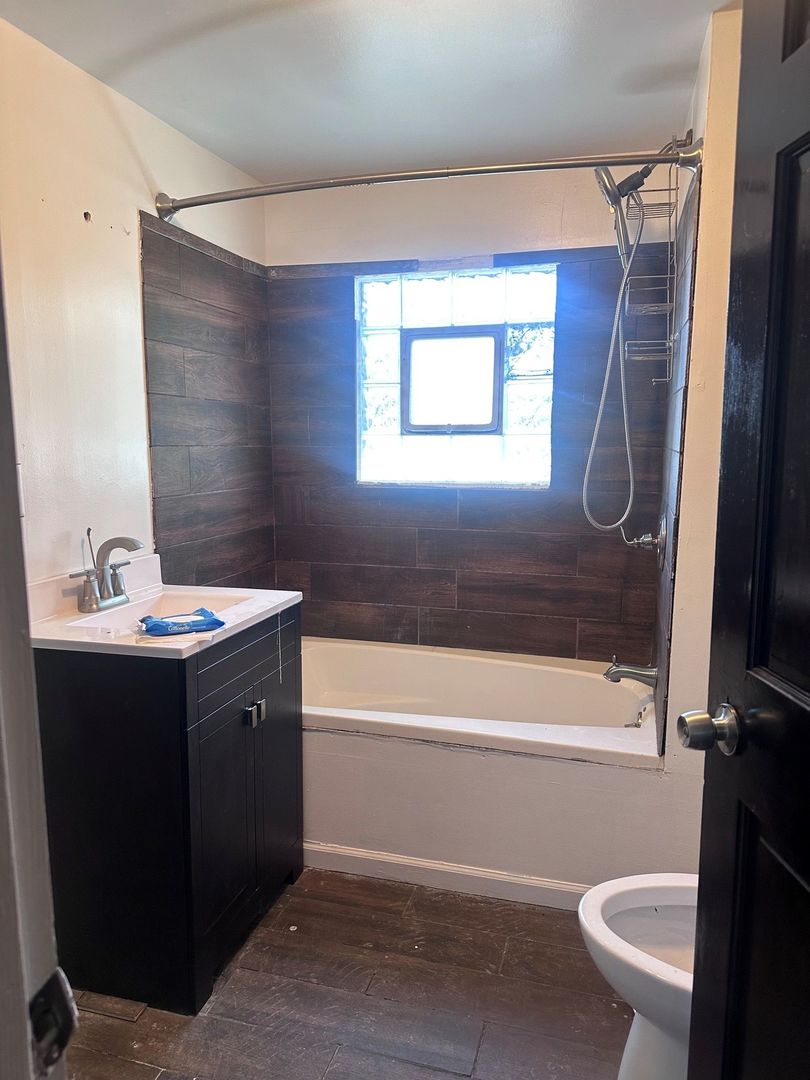 526 E 154th Place Property Photo 19