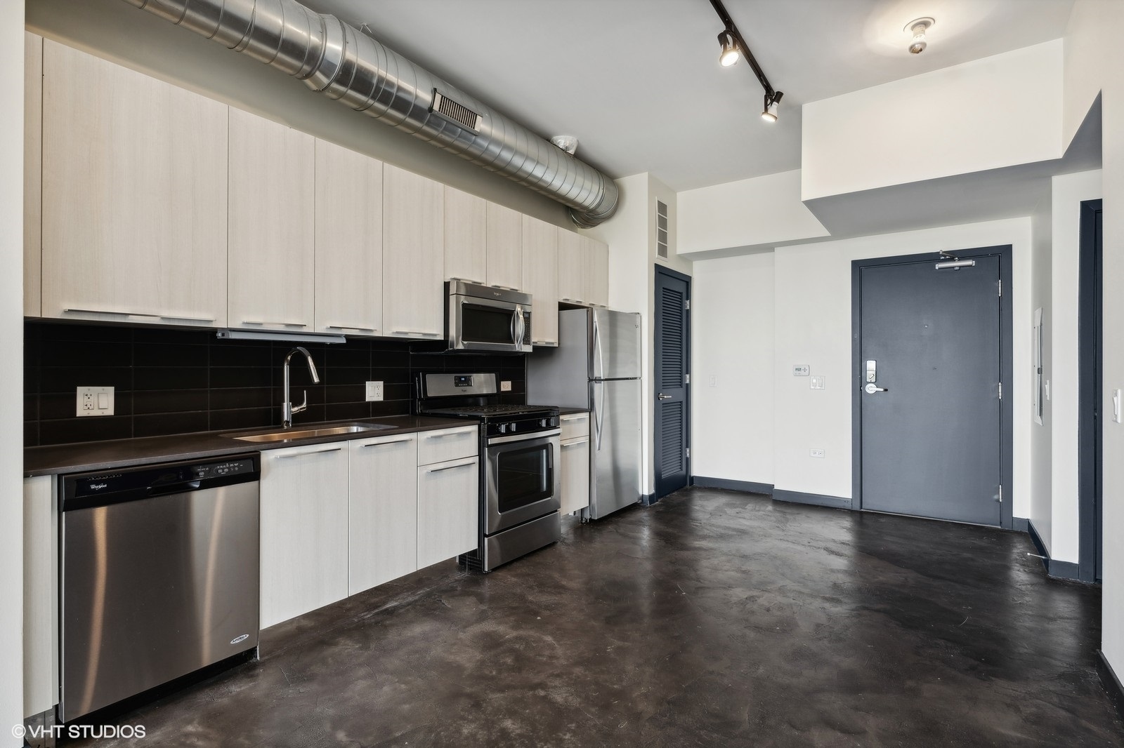 1647 N Milwaukee Avenue 503 Property Photo 6