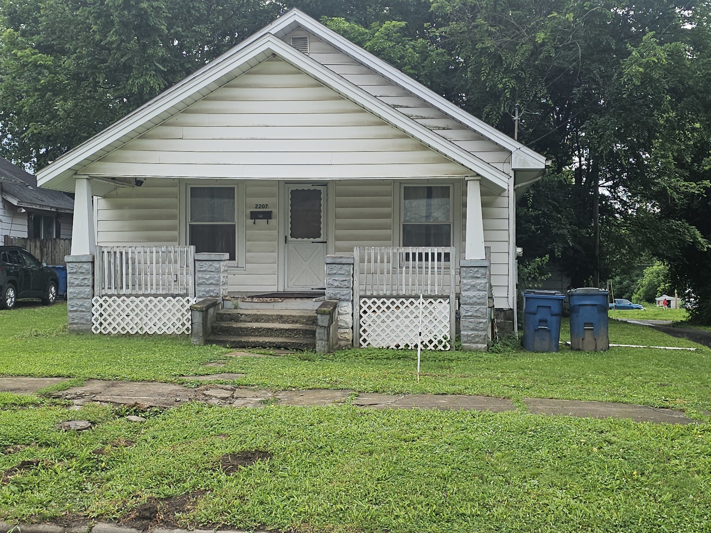 2207 Casey Avenue Property Photo 1