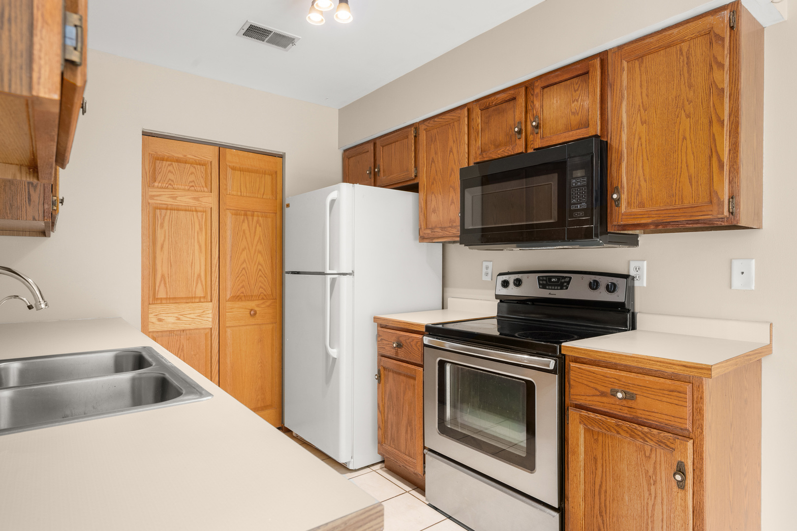 1833 Kerrybrook Court Property Photo 13