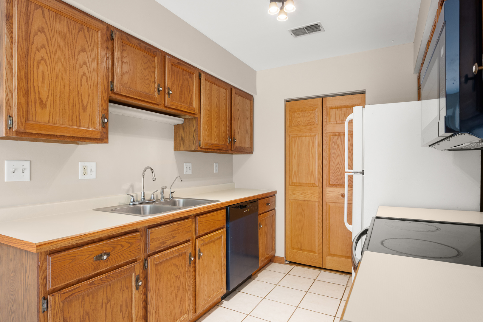 1833 Kerrybrook Court Property Photo 14