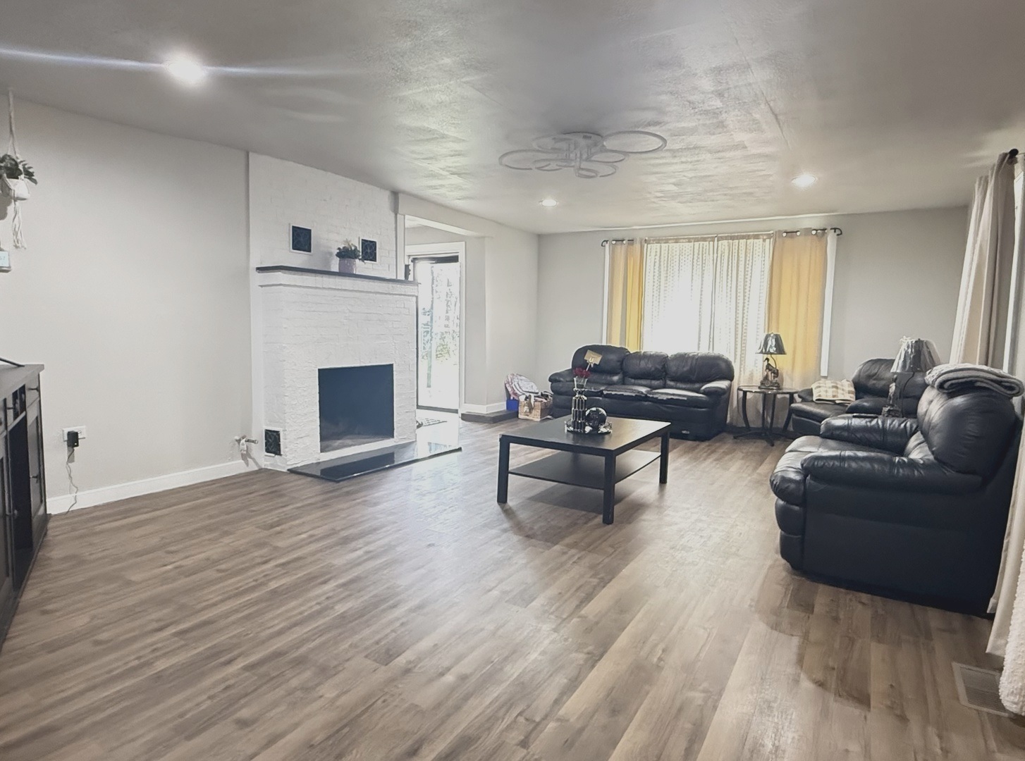 42 Rushmore Road Property Photo 5
