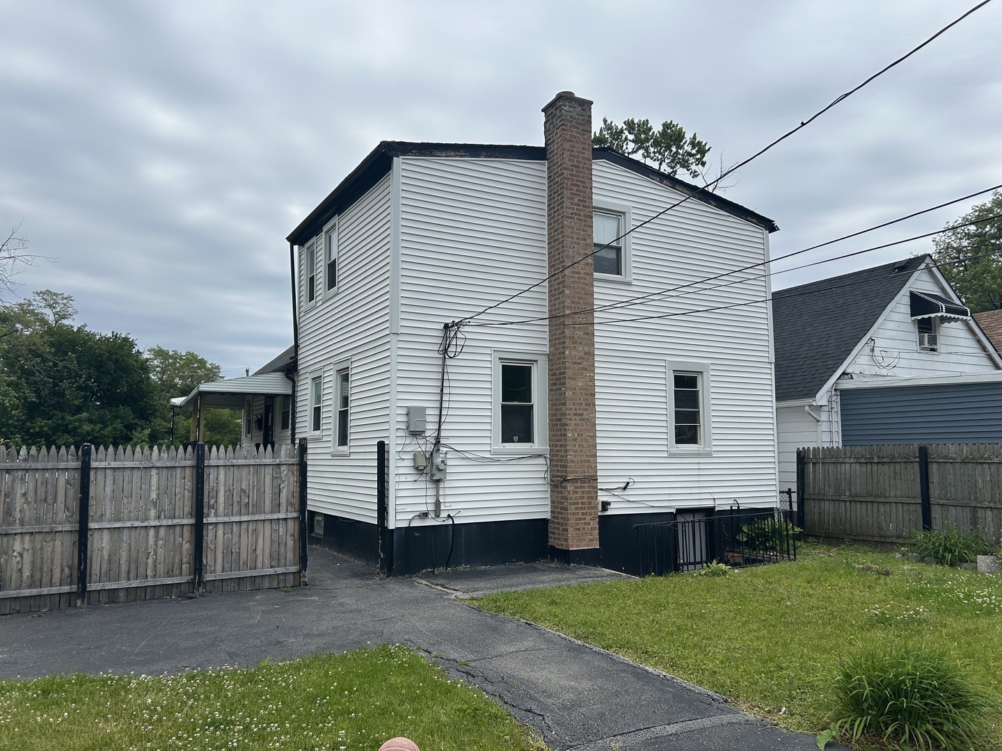 16124 Woodbridge Avenue Property Photo 6