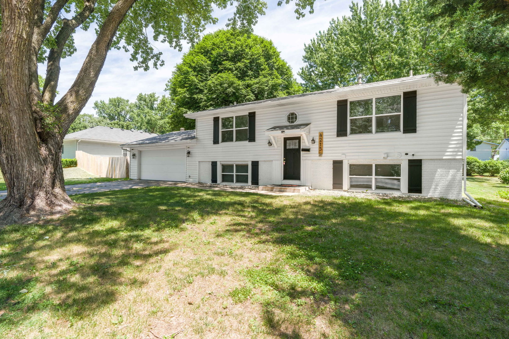 4215 Marquette Street Property Photo 3