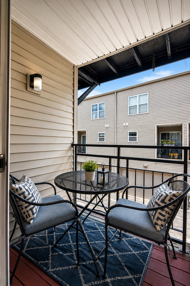4851 N Pulaski Road Property Photo 12