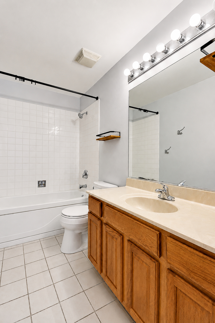 4851 N Pulaski Road Property Photo 21