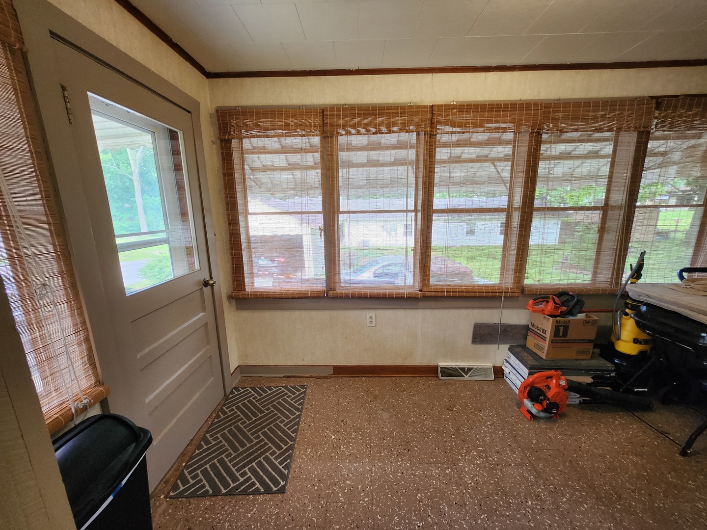 312 N Beaucoup Street Property Photo 18