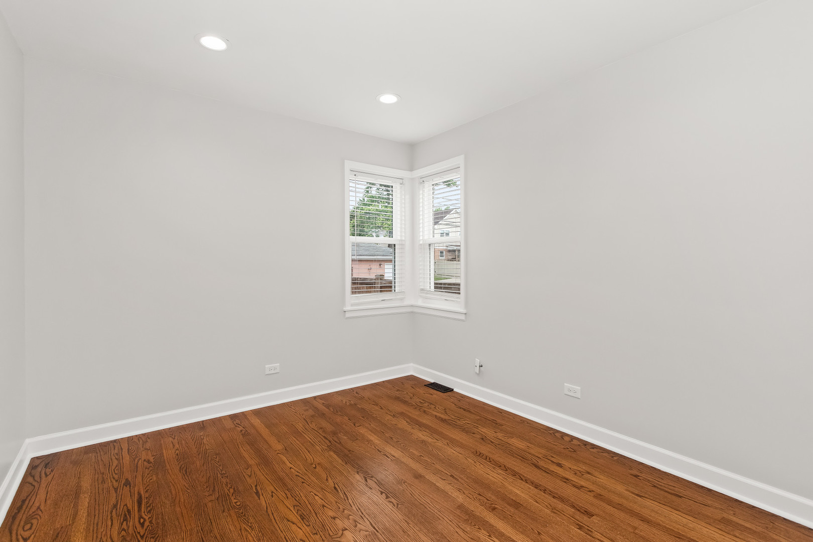 7254 N Osceola Avenue Property Photo 7
