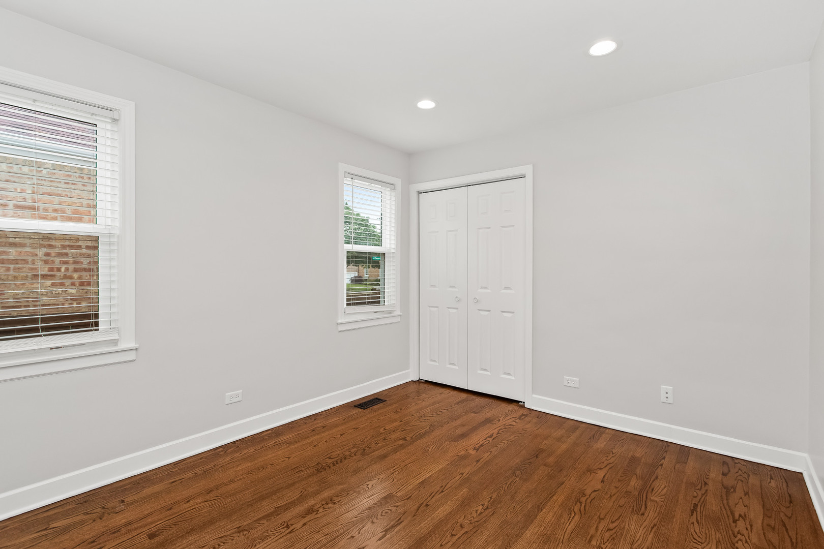 7254 N Osceola Avenue Property Photo 9
