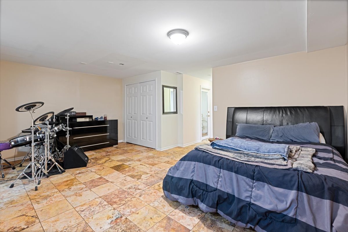 824 W Oakdale Avenue G Property Photo 12