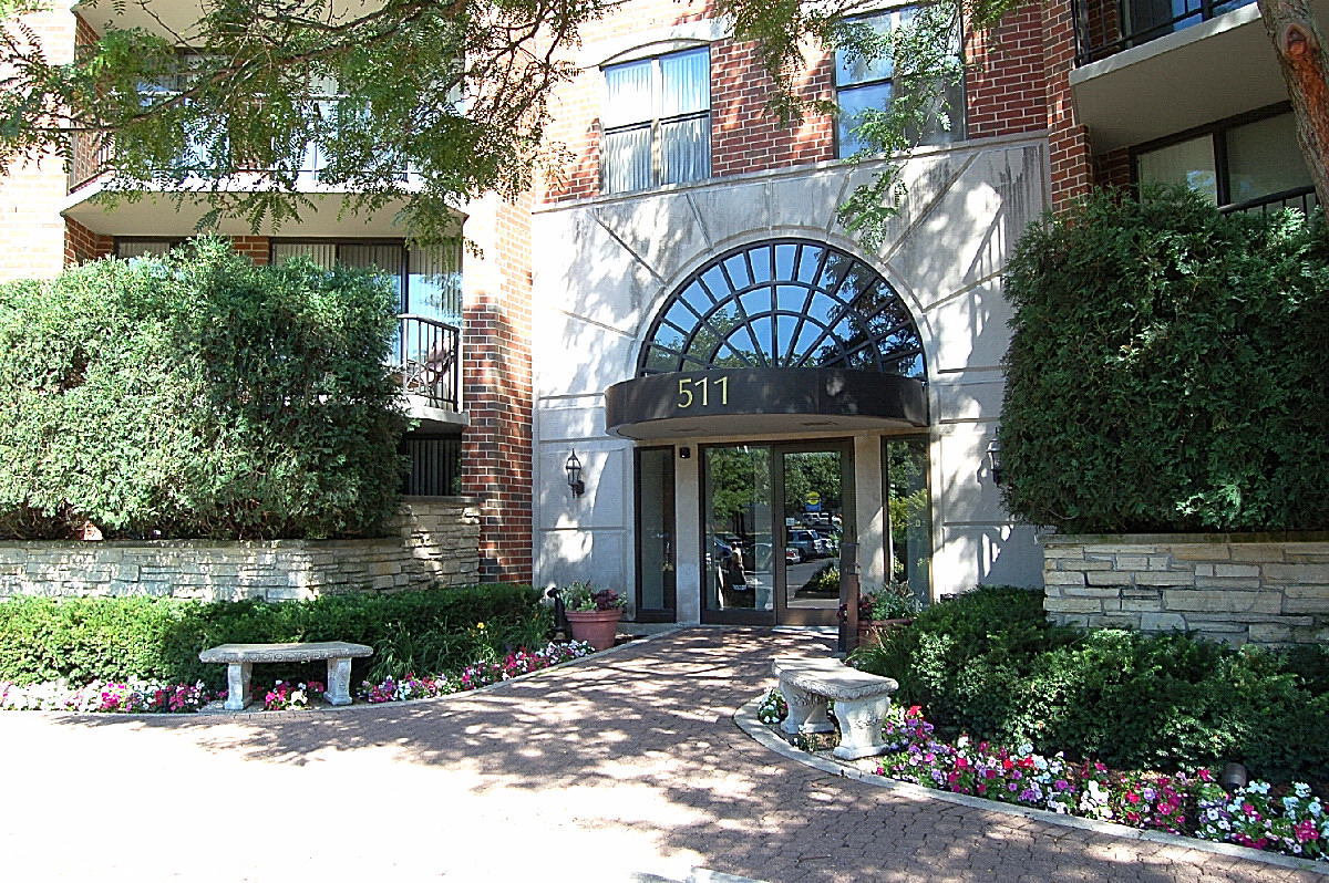 511 Aurora Avenue 418