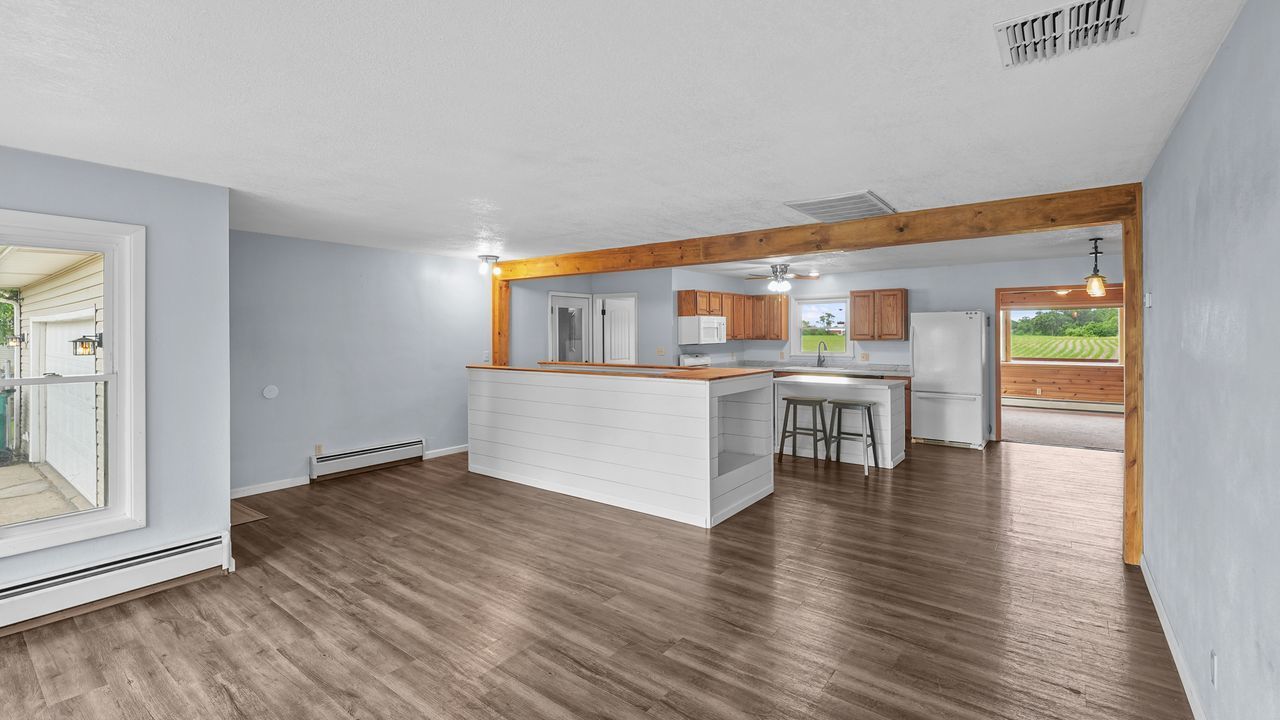 10009 Wolf Road Property Photo 6
