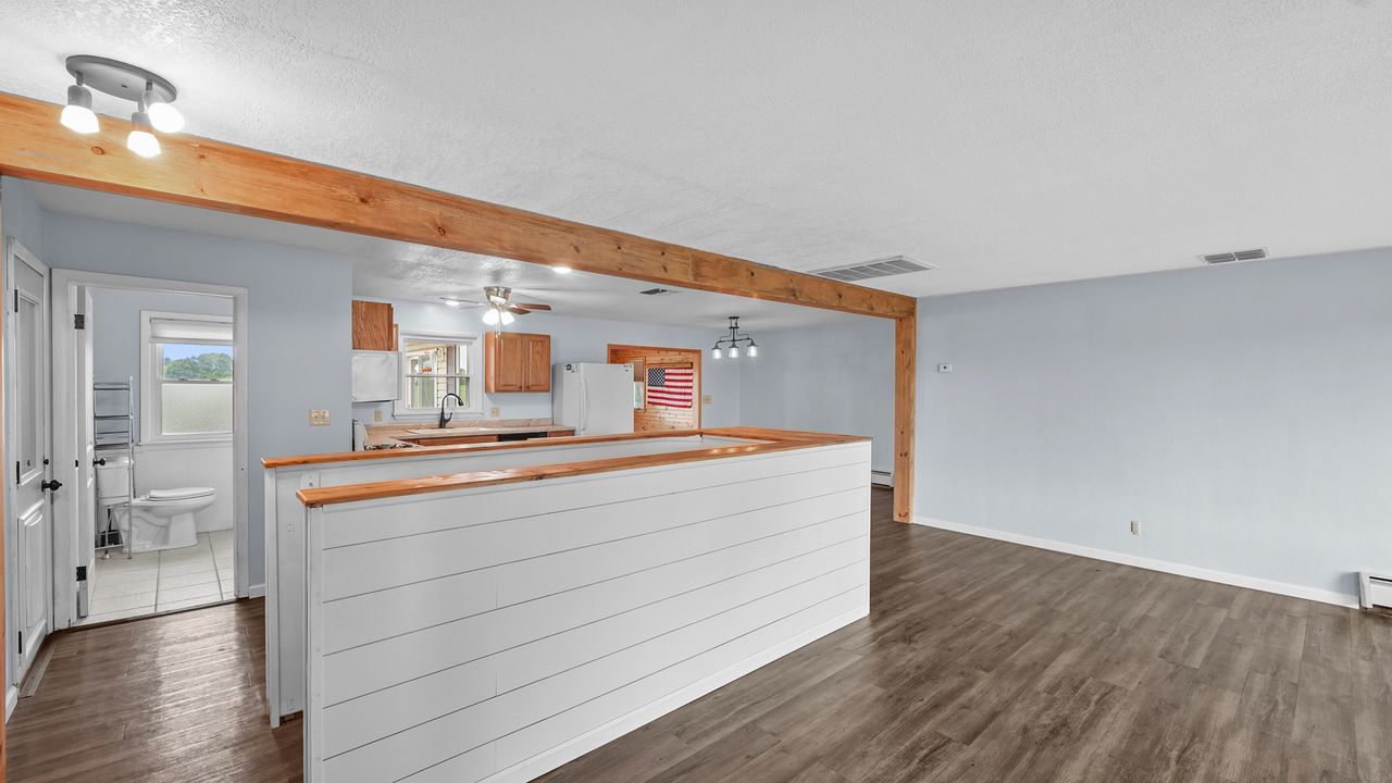 10009 Wolf Road Property Photo 12