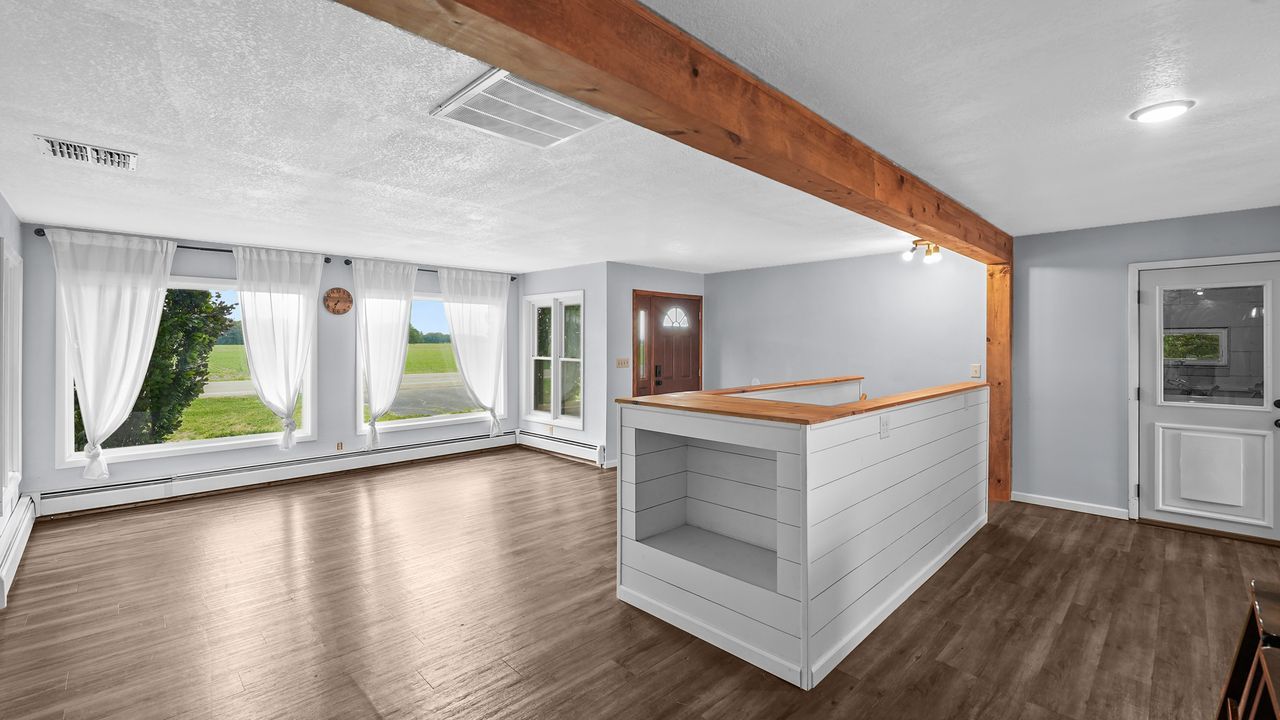 10009 Wolf Road Property Photo 13
