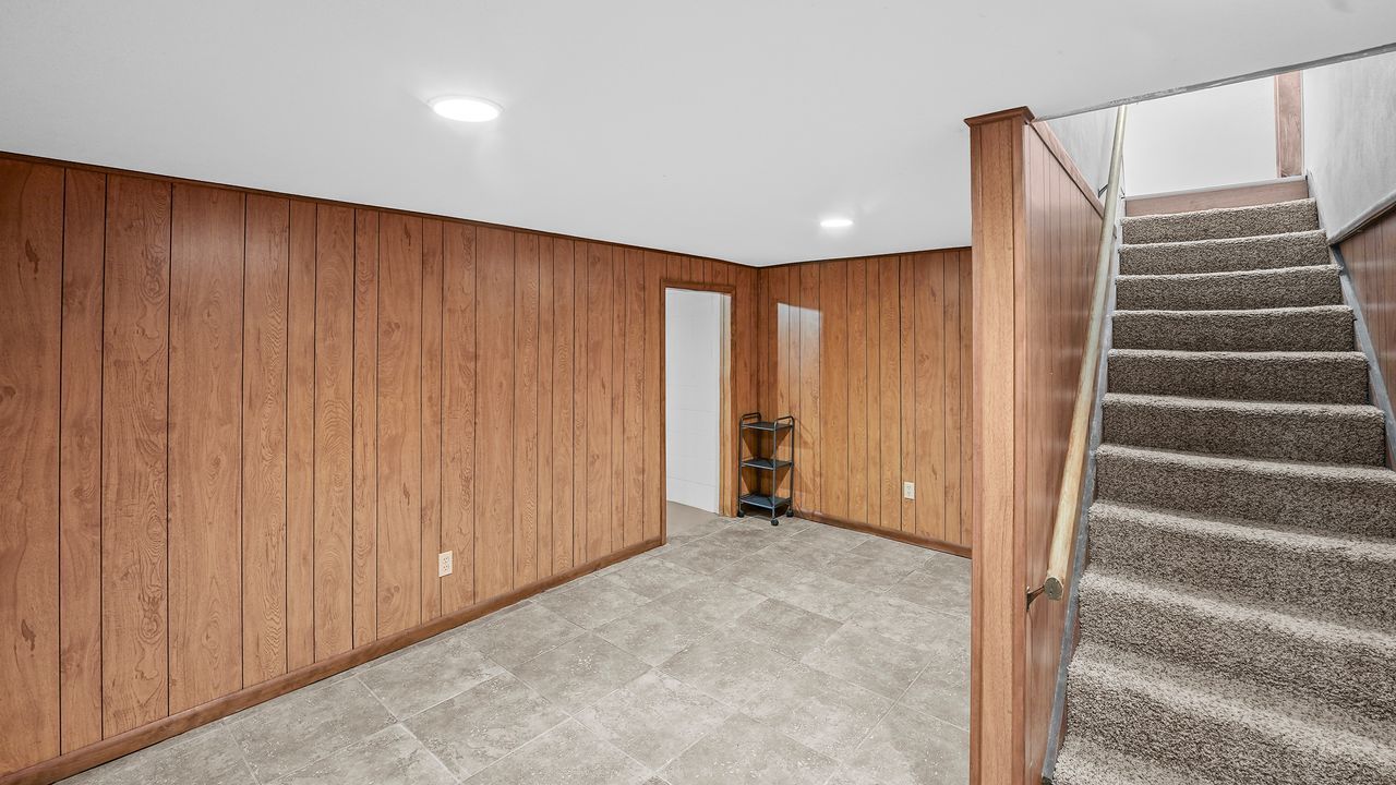 10009 Wolf Road Property Photo 32