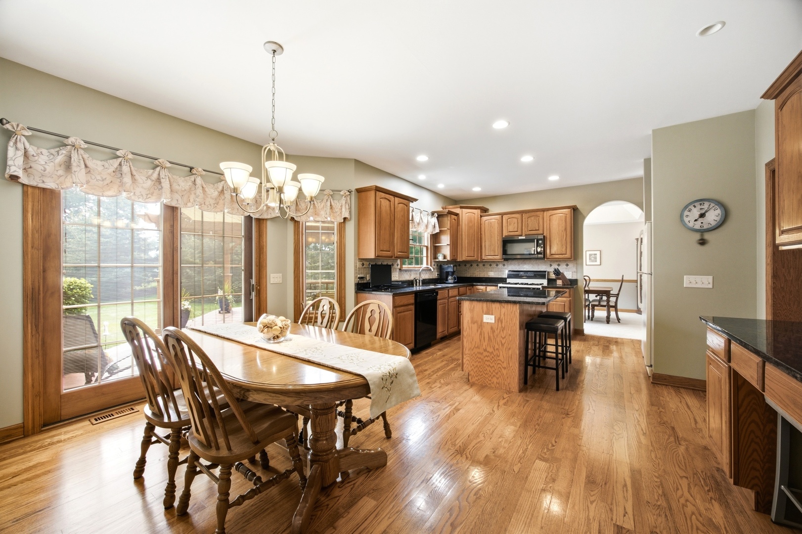 5121 Tall Oaks Drive Property Photo 6