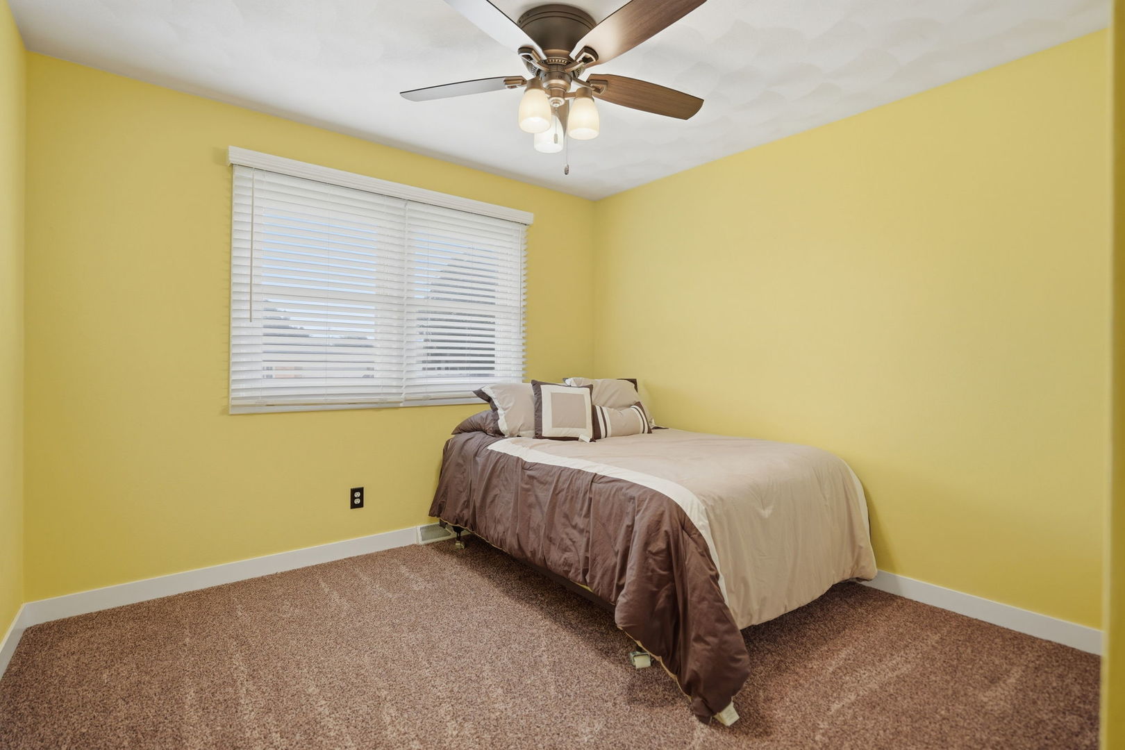 349 W Cedar Lane Property Photo 15