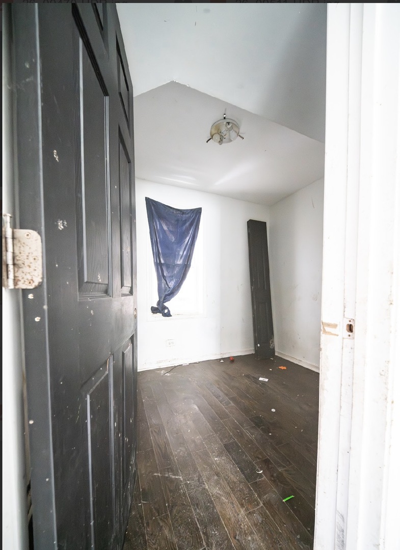 8942 S Baltimore Avenue Property Photo 5