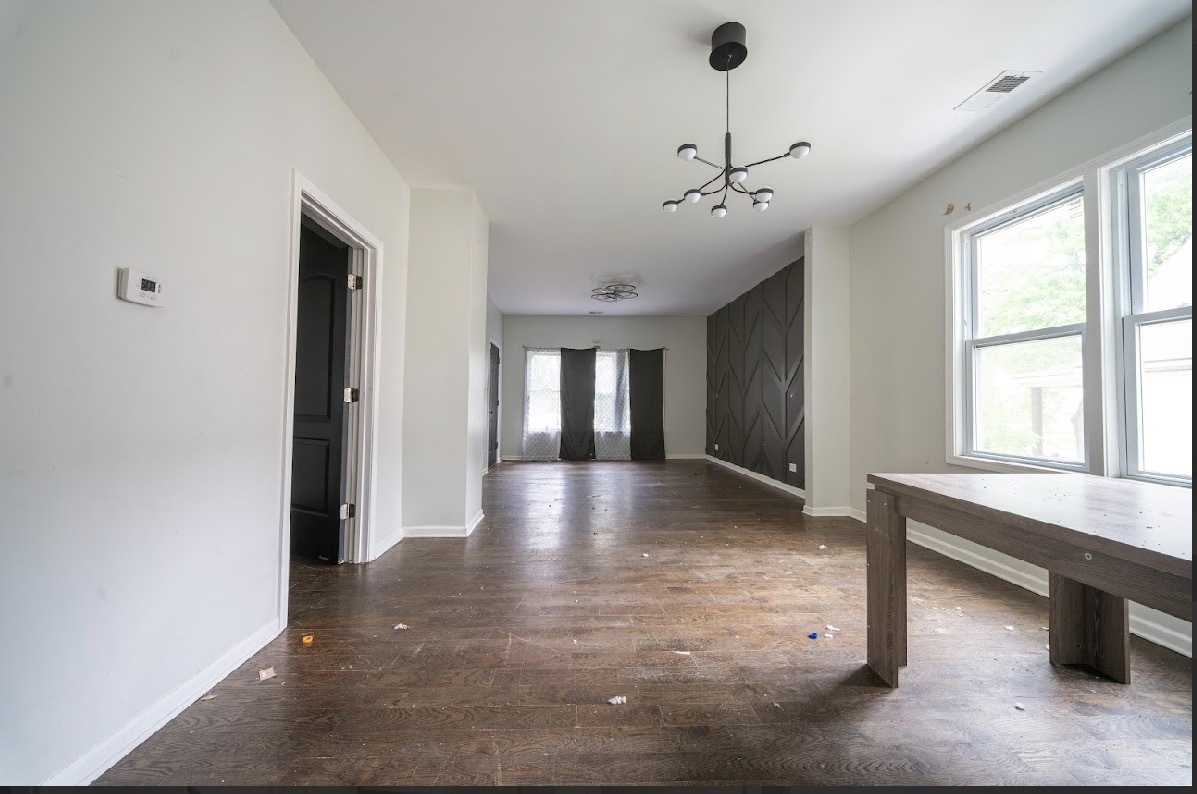 8942 S Baltimore Avenue Property Photo 10