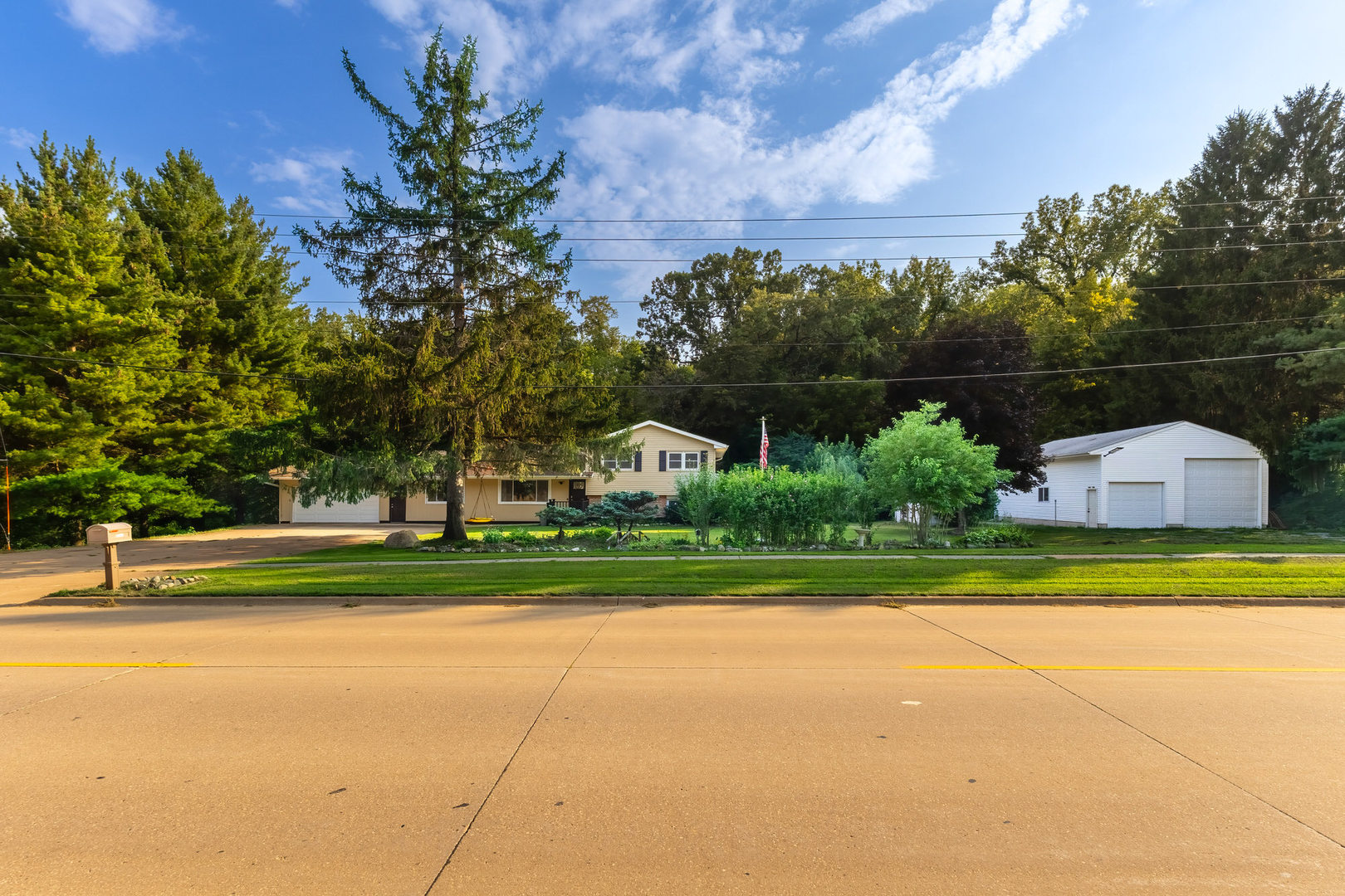 6655 Crow Creek Road Property Photo 1