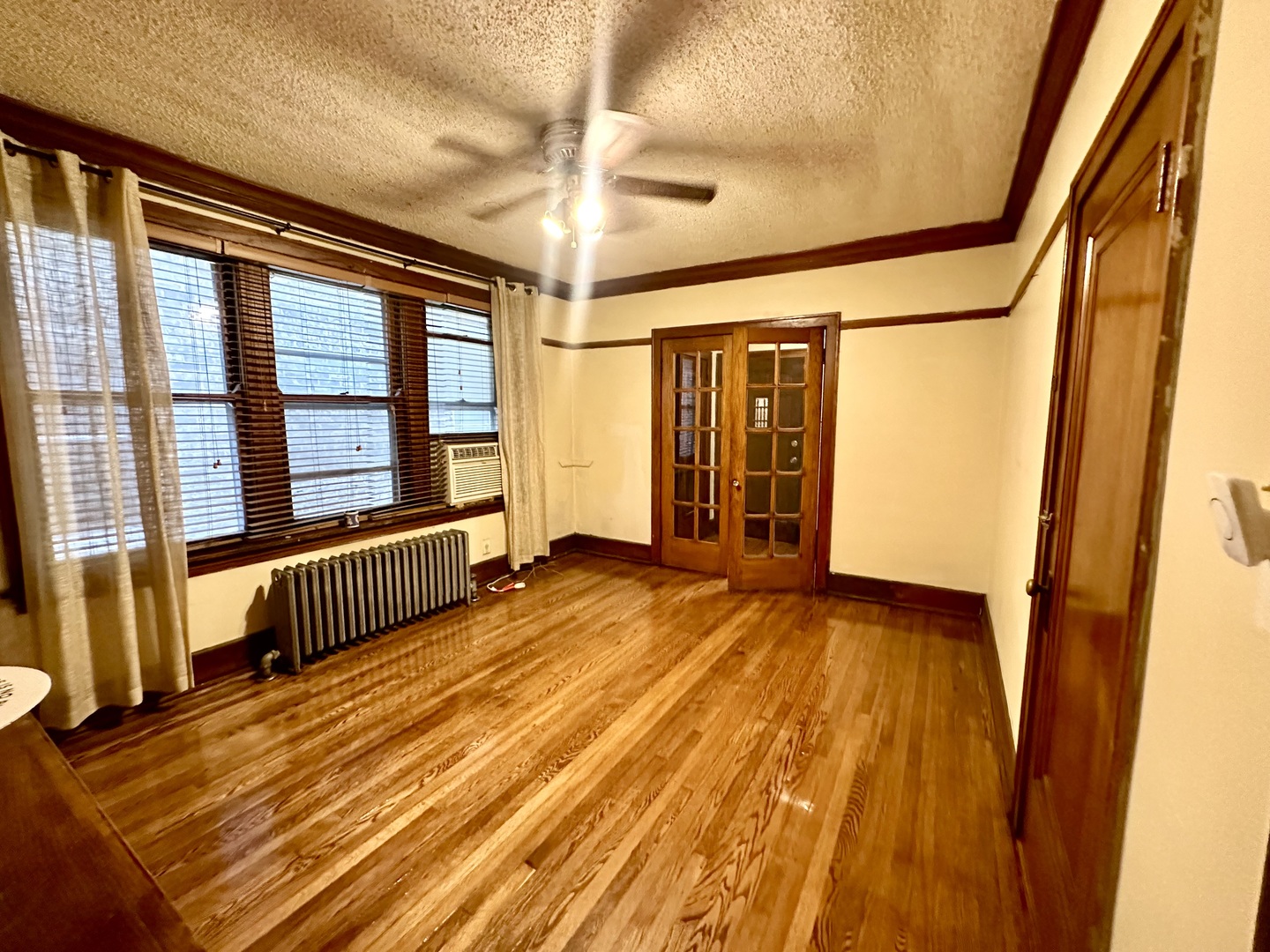 6733 S Maplewood Avenue Property Photo 6