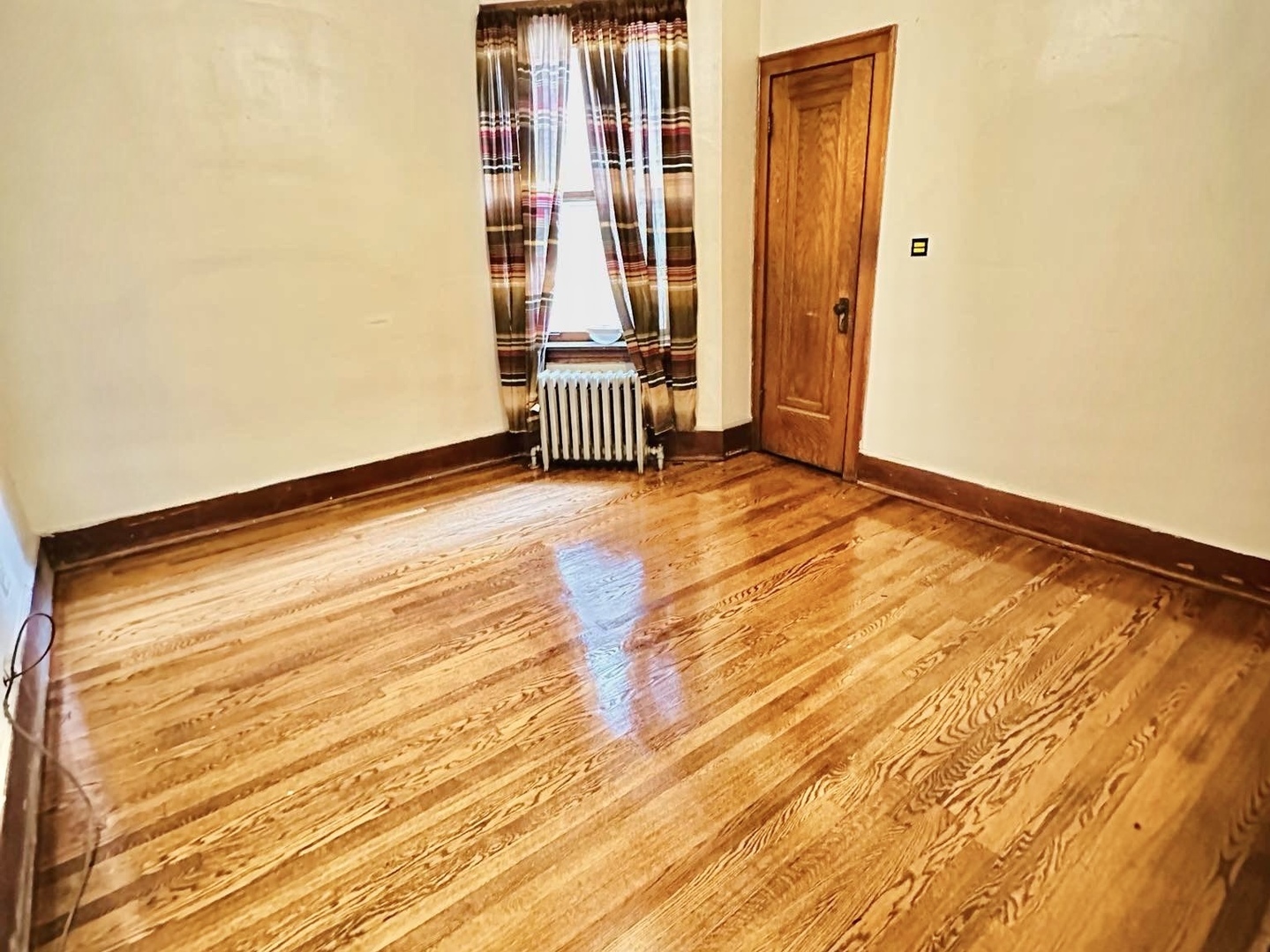 6733 S Maplewood Avenue Property Photo 7