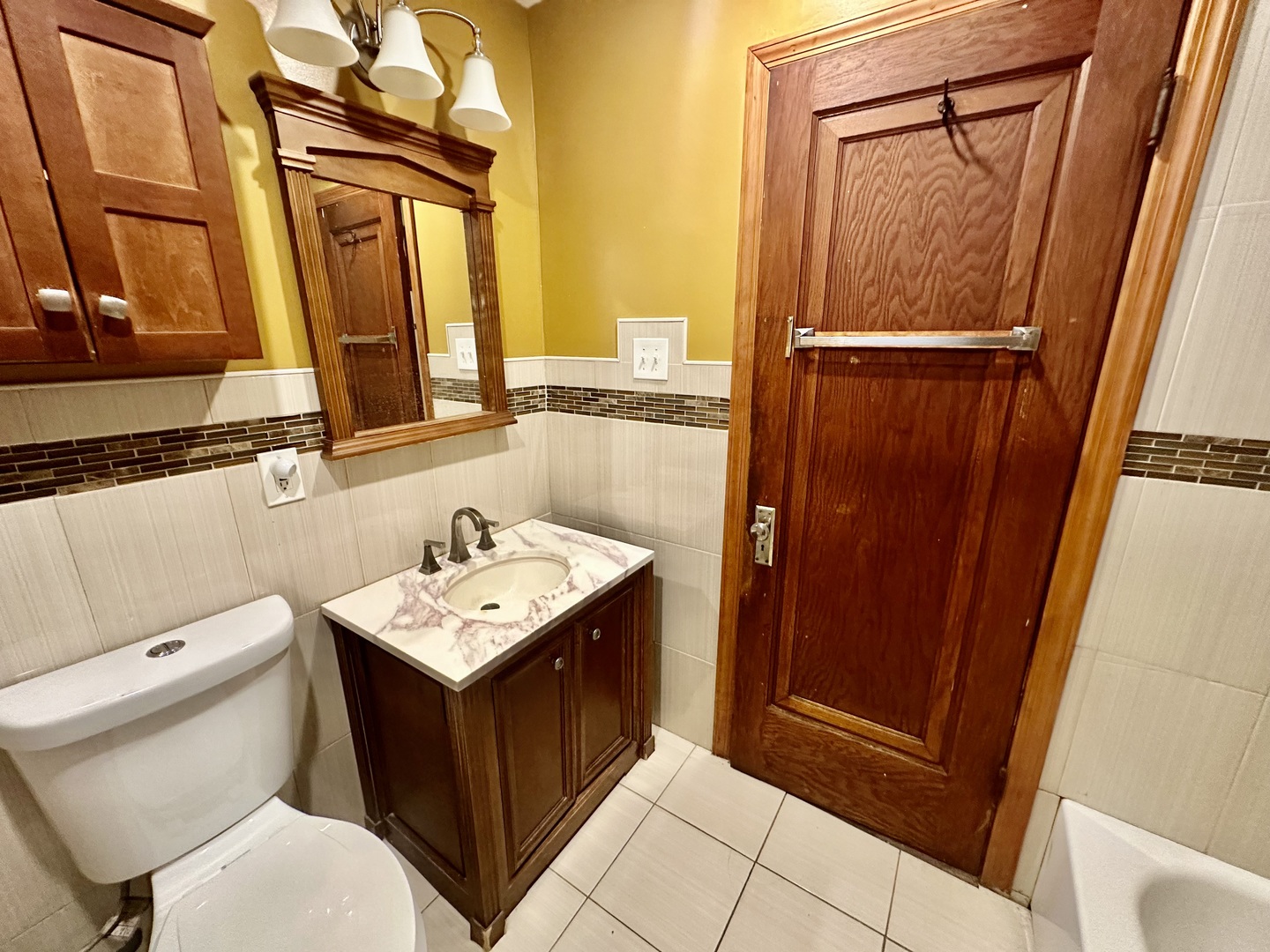 6733 S Maplewood Avenue Property Photo 10