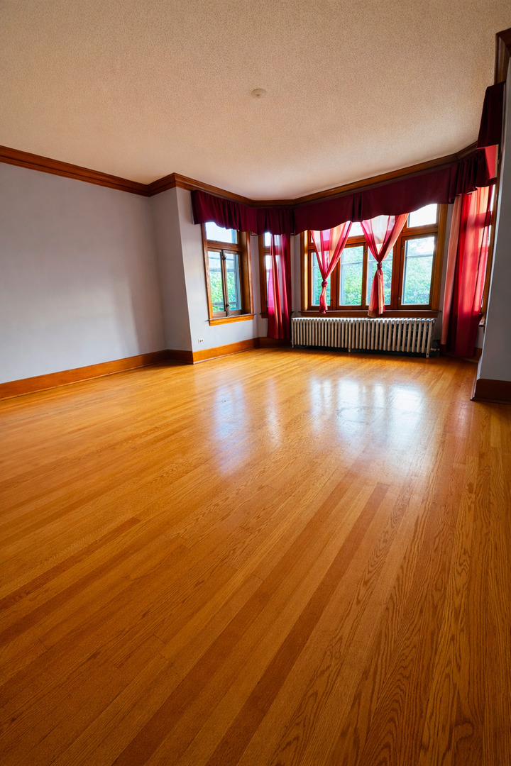 6733 S Maplewood Avenue Property Photo 12