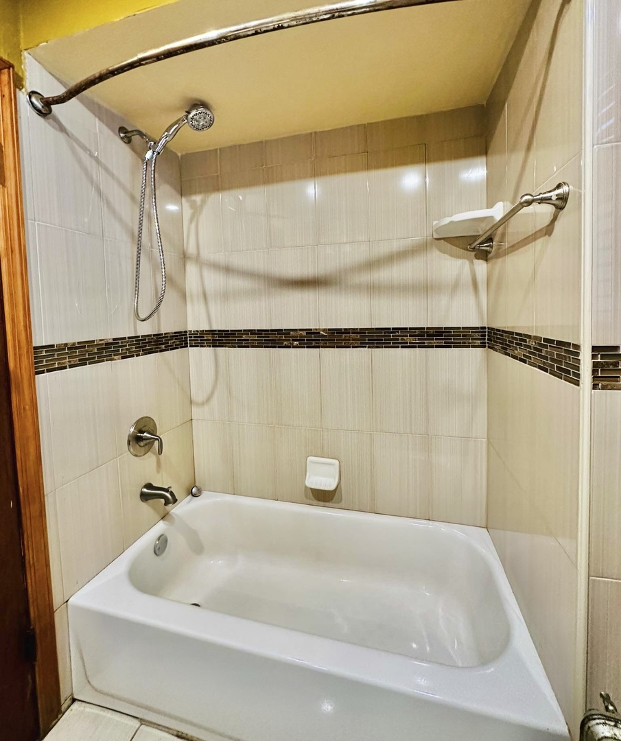 6733 S Maplewood Avenue Property Photo 18