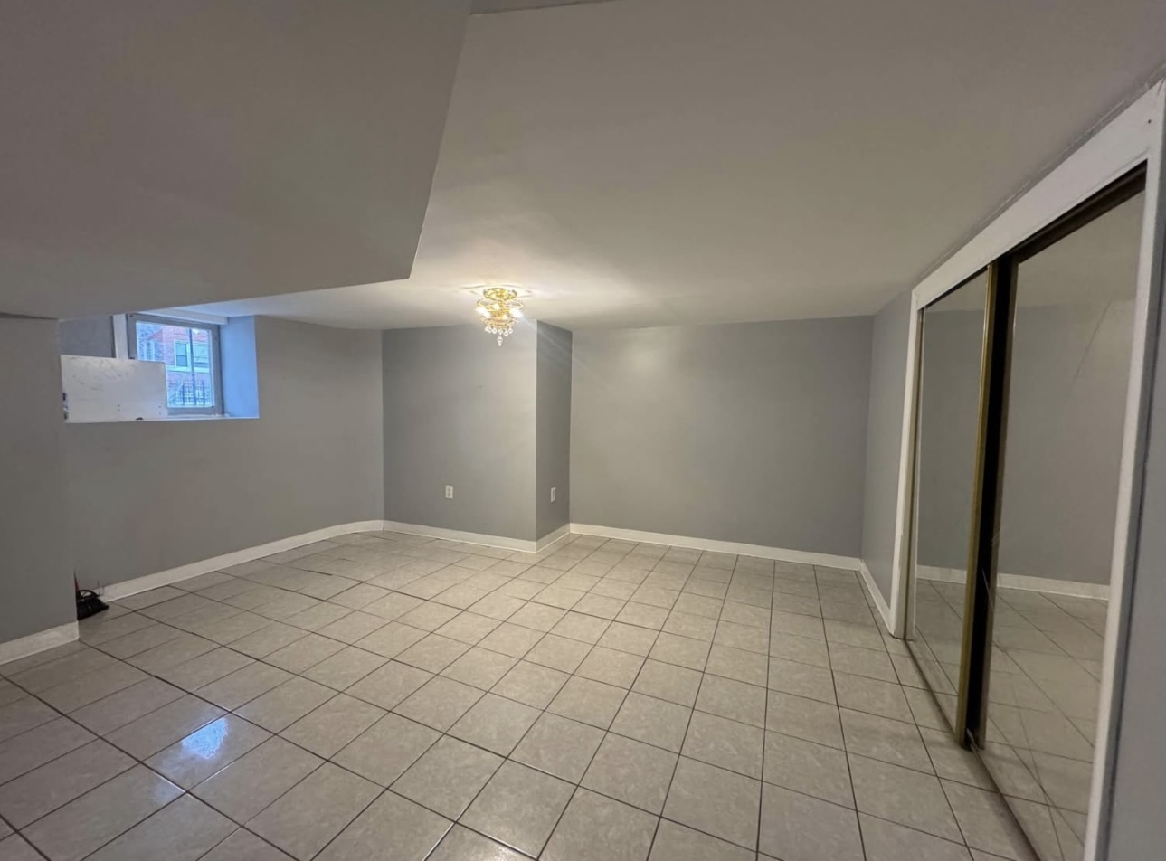 6733 S Maplewood Avenue Property Photo 21