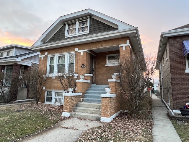 2636 S Wesley Avenue Property Photo 2