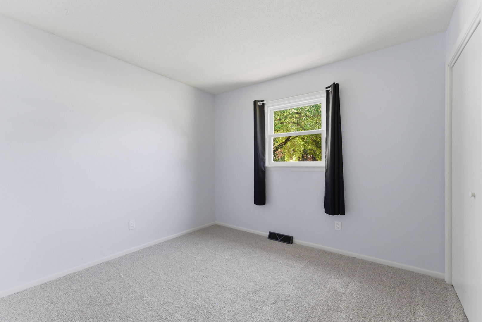 8 Elmwood Drive Property Photo 14