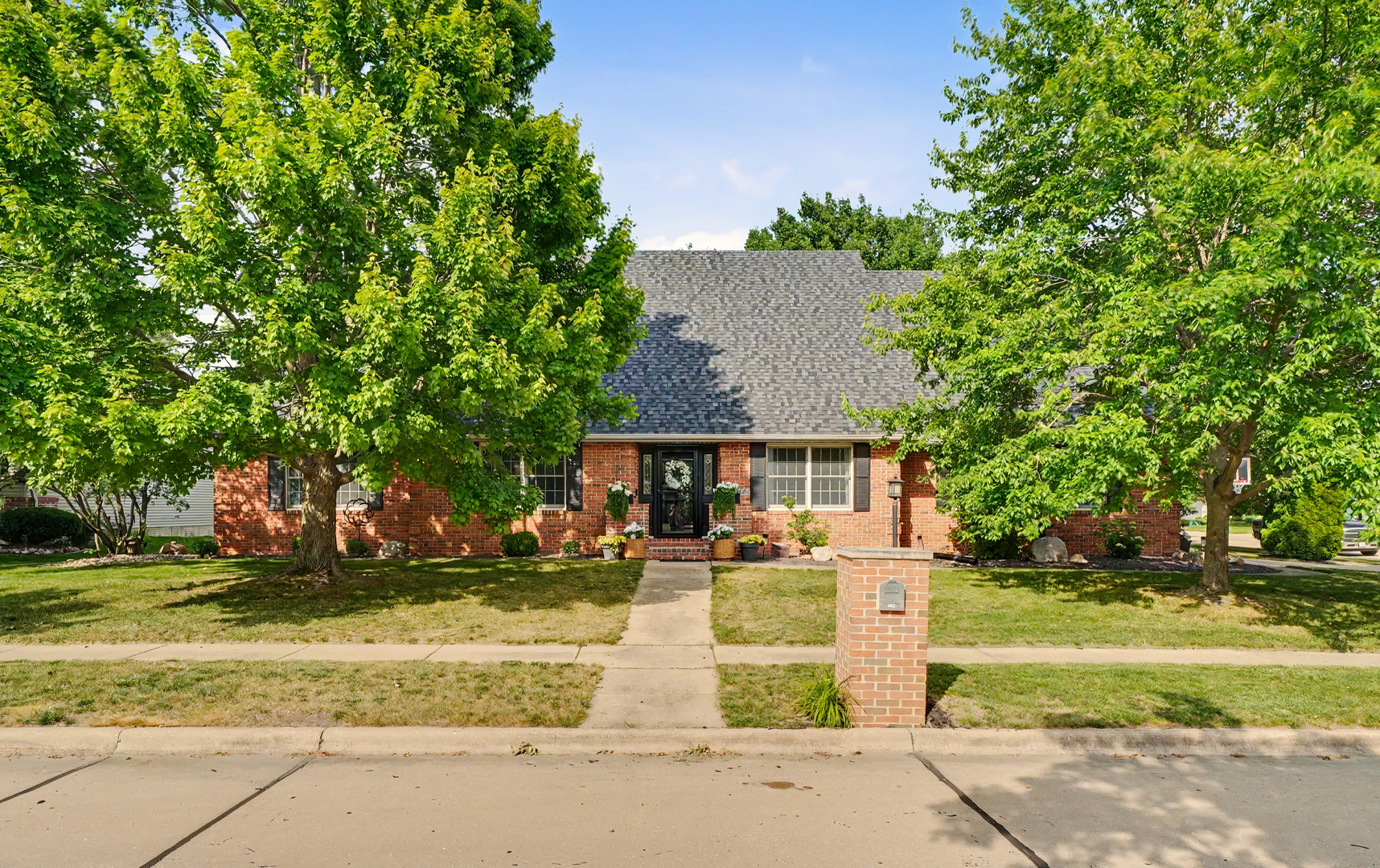 402 N Beringer Circle Property Photo 1