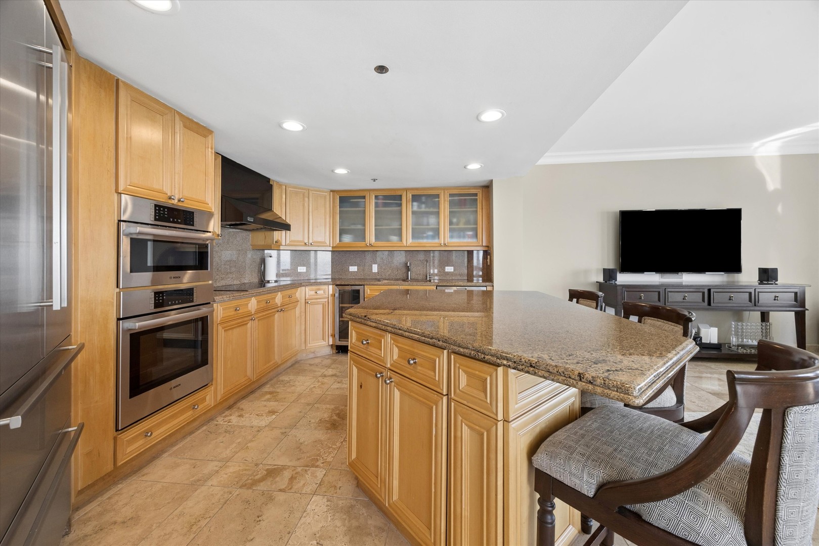 950 N Michigan Avenue 4202 Property Photo 14