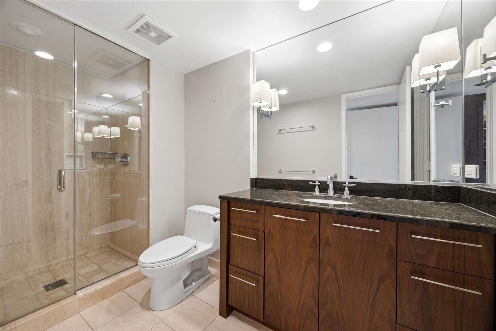 950 N Michigan Avenue 4202 Property Photo 22