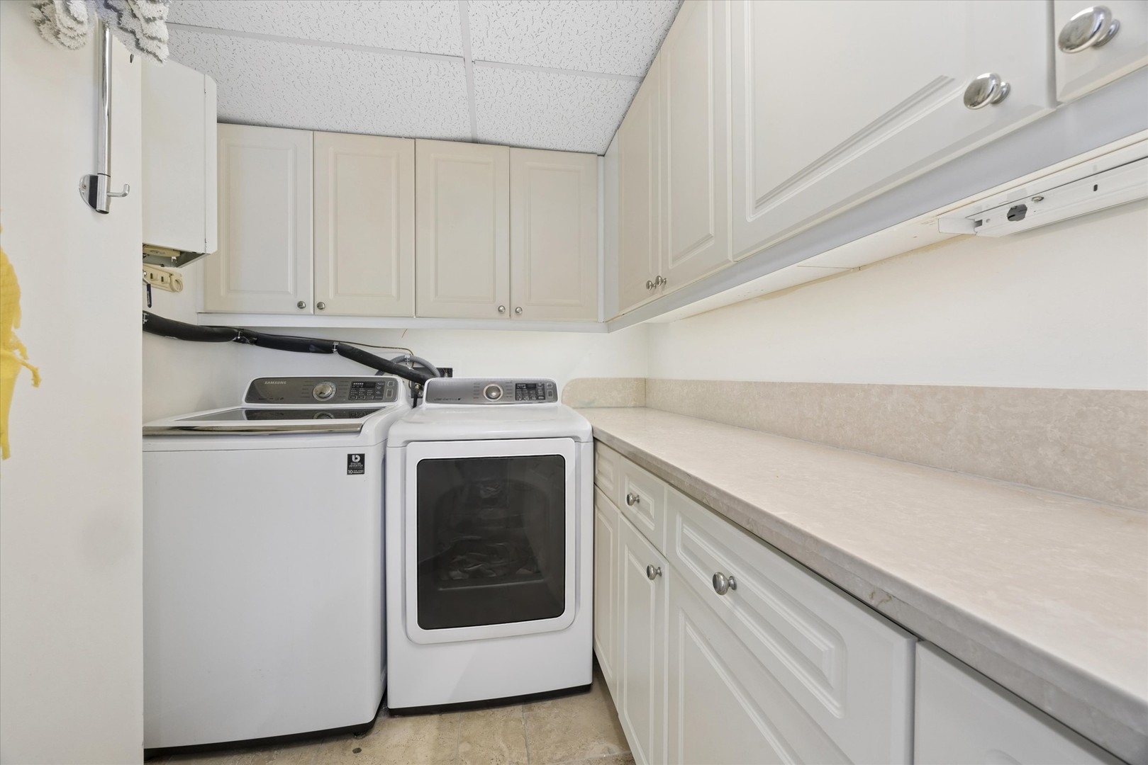 950 N Michigan Avenue 4202 Property Photo 26